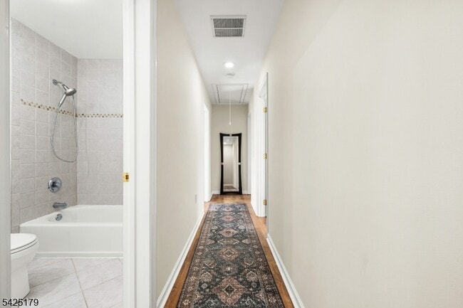 Building Photo - 112 Peapack Rd