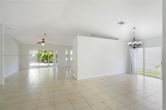 Building Photo - 13950 SW 155th Ct