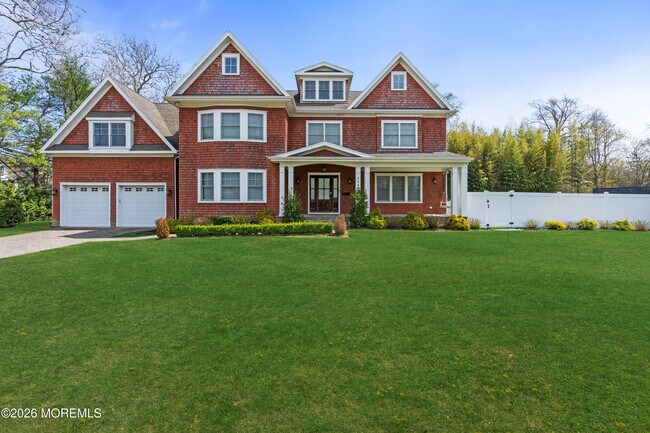 Building Photo - 558 Cedar Ave