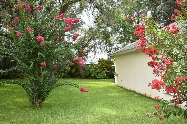 Building Photo - 2132 Brandon Park Cir