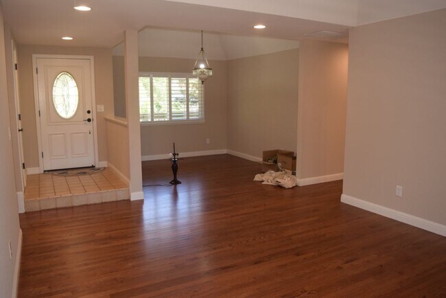 Building Photo - 1657 Stone Way
