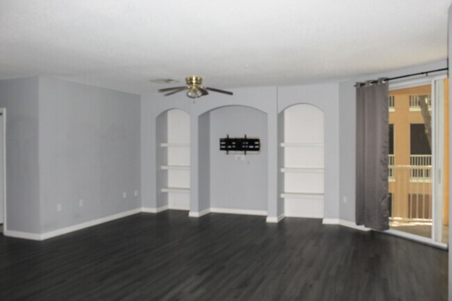 Building Photo - Resort Style Living