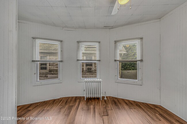 Building Photo - 2528 Boulevard Ave