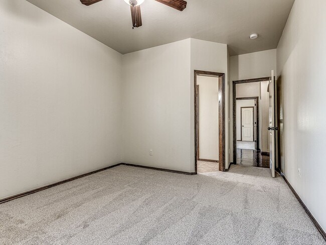 Building Photo - Luxury Rental Home in Edmond Schools + Com...