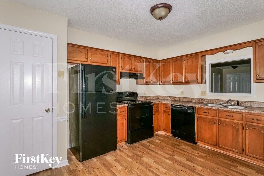 Building Photo - 3926 Oak Branch Cir W