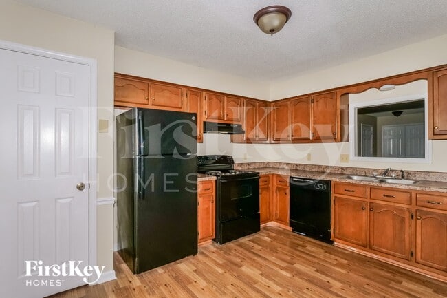 Building Photo - 3926 Oak Branch Cir W