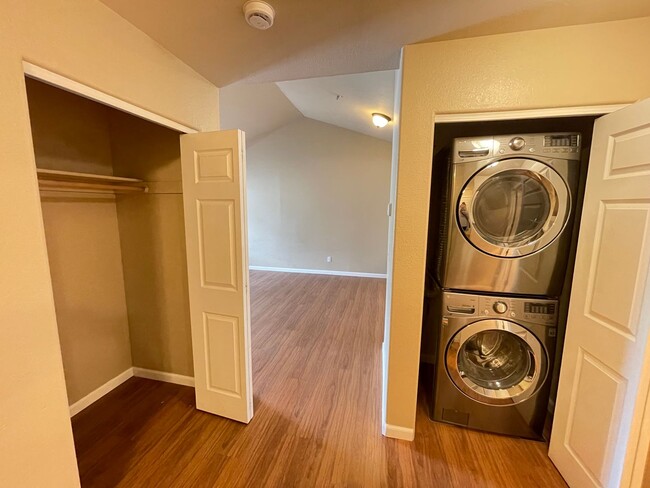 Building Photo - Promenade Condo