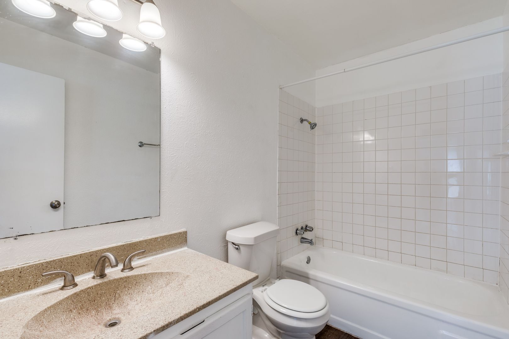 Building Photo - 2513 Richmond Dr