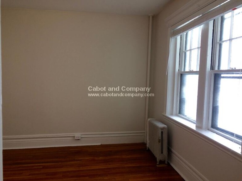 Building Photo - 1111 Boylston St