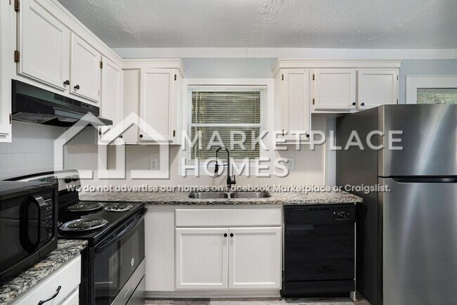 Building Photo - 6258 Green Acres Dr SW