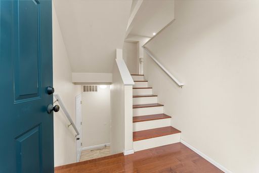 Building Photo - Move-in ready! Large four bedroom home!