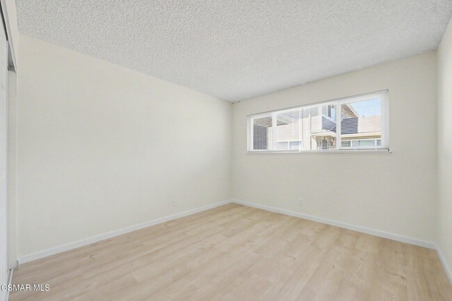 Building Photo - 1670 Calle Diamonte