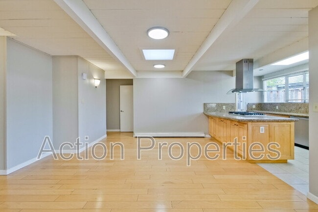 Building Photo - 3733 Carlson Cir