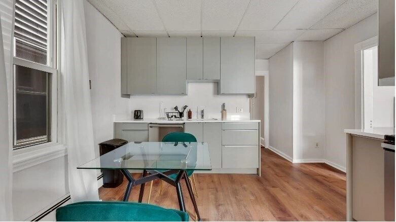 Building Photo - 823 Dorchester Ave