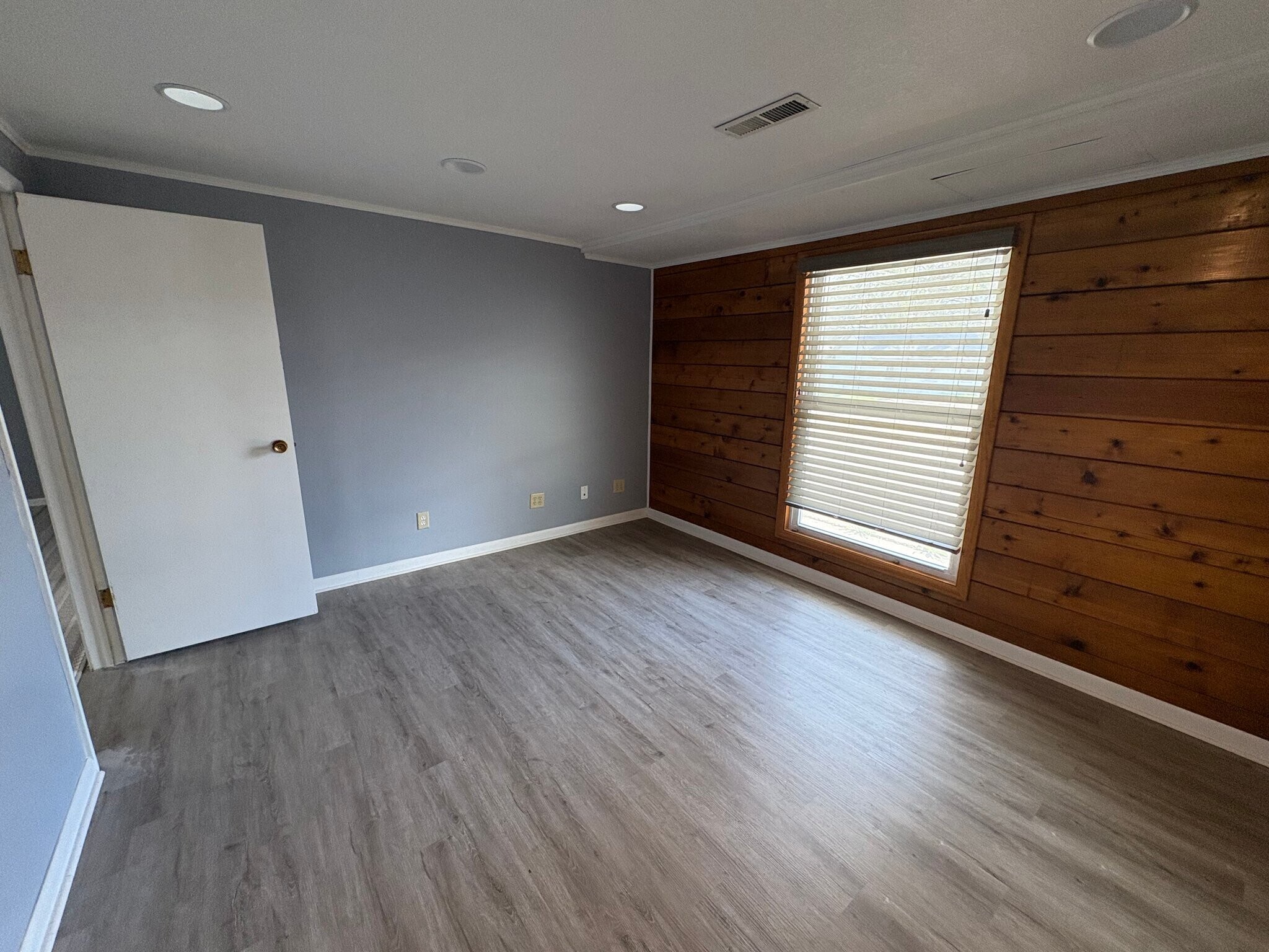 Building Photo - 661 Reynoldswood Rd