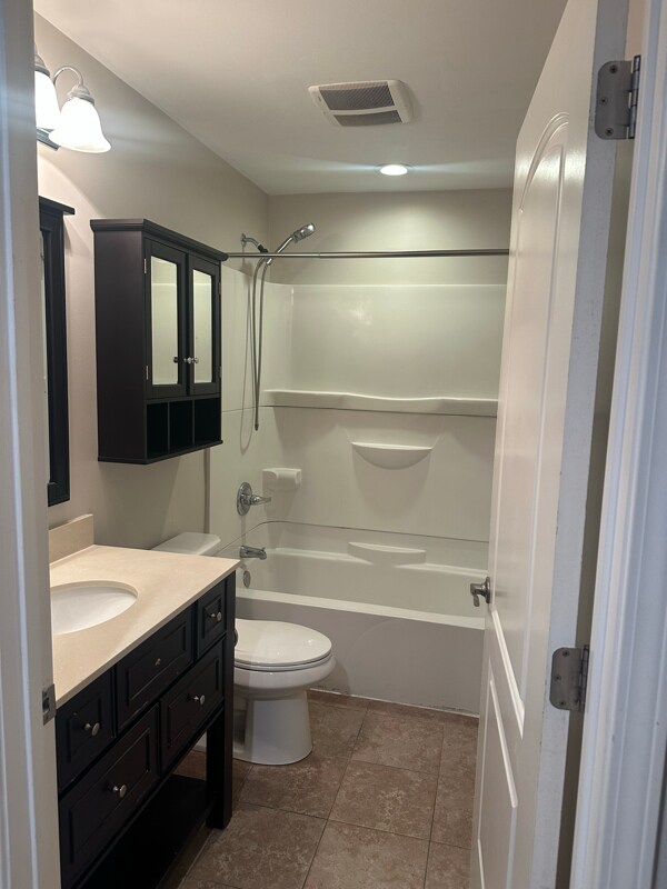 Building Photo - 1611 S Main St