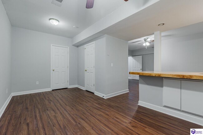 Building Photo - 404 Michigan Ave