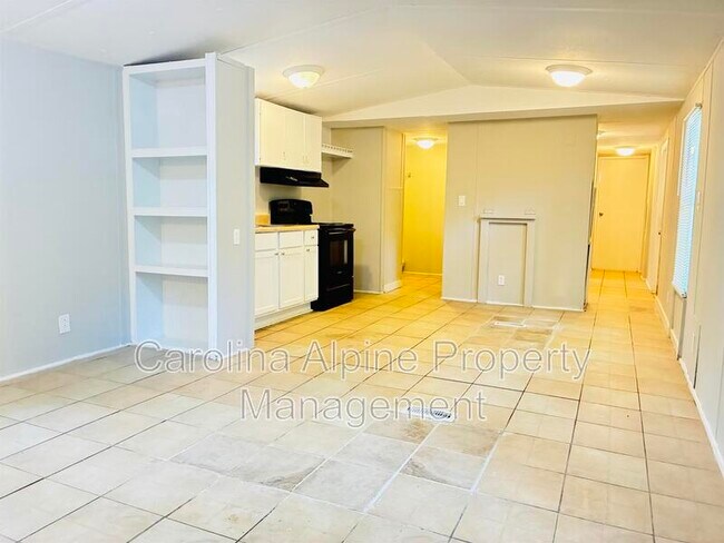Building Photo - 143 Bluebird Ln