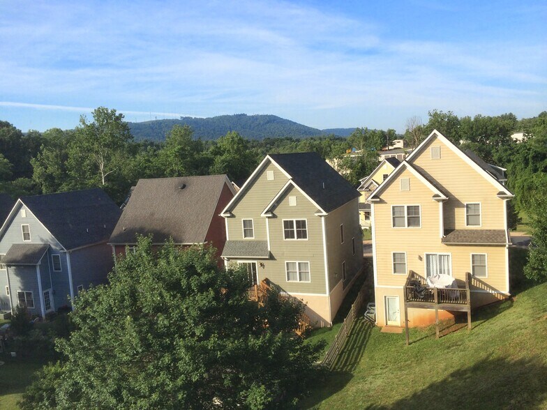 View from Upstairs - 710 Palatine Ave