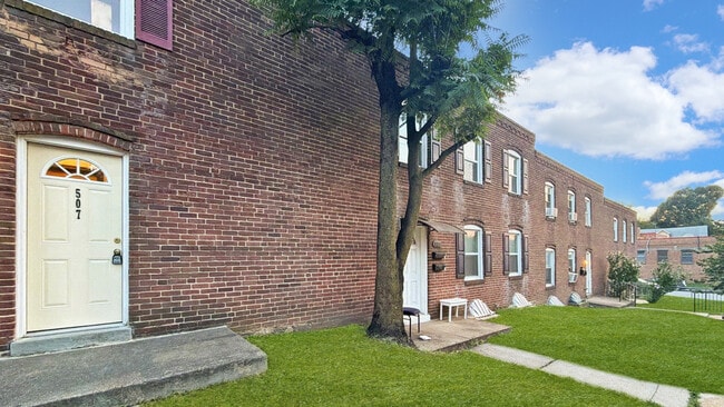 Building Photo - 507 Arsan Ave