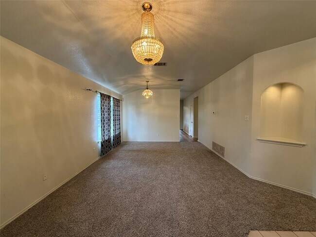 Building Photo - 916 Whitehall Dr