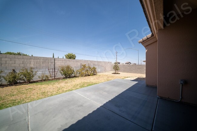 Building Photo - 2085 Alan Ladd Dr