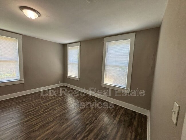 Building Photo - 545 Rockdale Ave