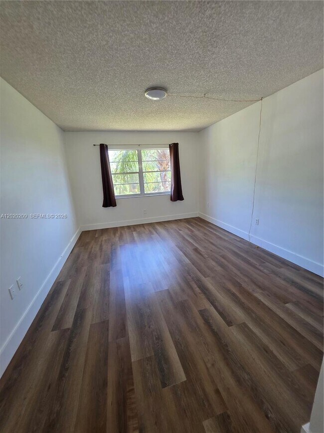 Building Photo - 4374 NW 9th Ave