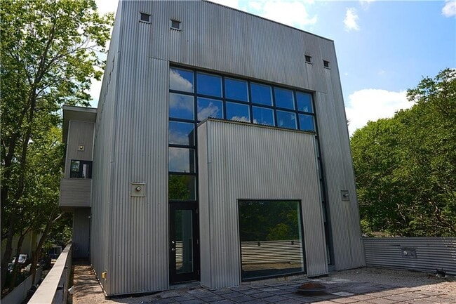 Building Photo - 1024 Hemphill Ave NW