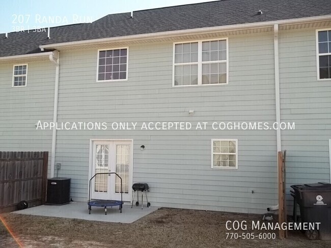 Building Photo - 207 Randa Run