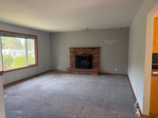 Building Photo - 1416 Scenic Dr