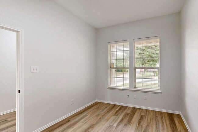 Building Photo - 123 Hackberry Trail