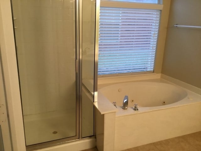 Building Photo - 4008 Double Oak Dr