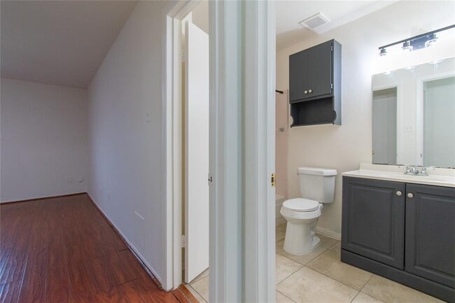 Building Photo - 12710 Autumn Mill Dr