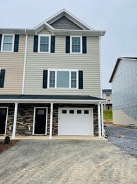 Building Photo - Townhouse for Rent