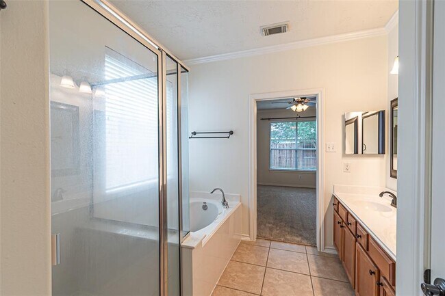 Building Photo - 17911 Serene Shore Dr