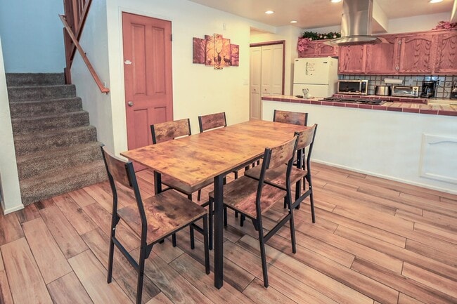 Building Photo - 42638 Moonridge Rd