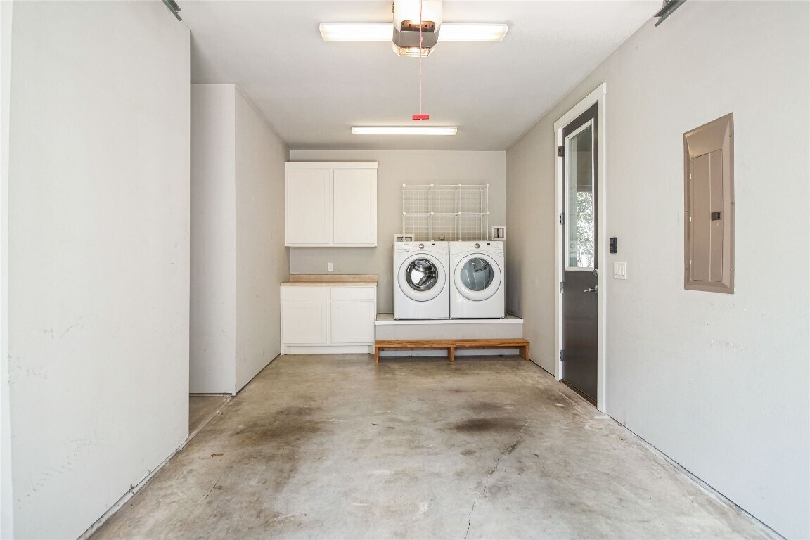 Washer and dryer in garage - 402 Irma Dr