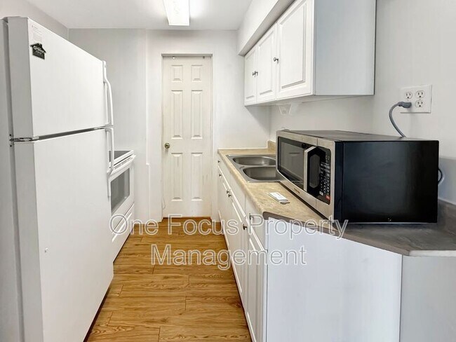 Primary Photo - 106 W Church St