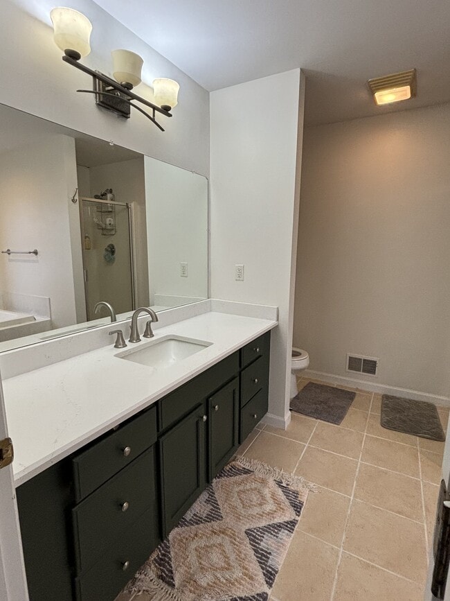 Building Photo - 603 E Castlebury Cir