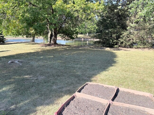 Building Photo - 97 N Walnut Ln