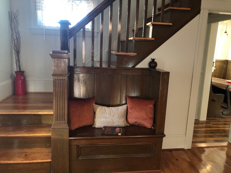 Building Photo - 61 Hadwen Rd