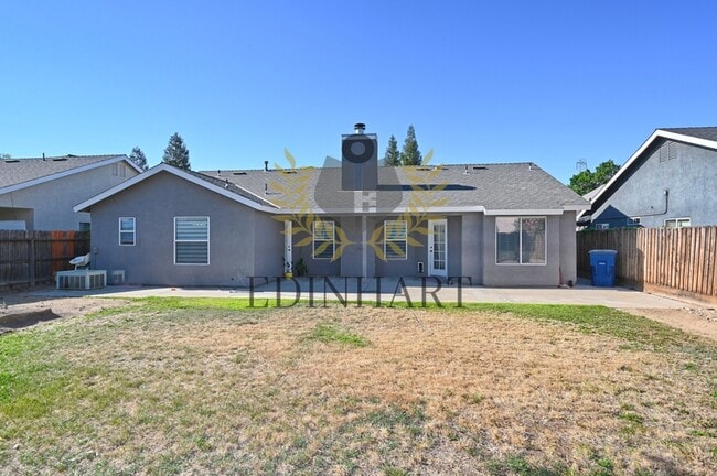 Building Photo - 5825 W Wathen Ave