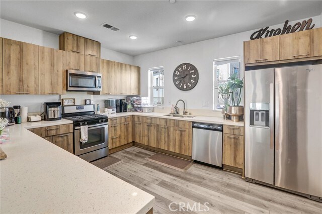 Building Photo - 5200 Beachside Ln