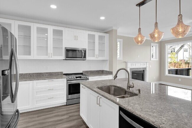 Building Photo - 15401 Adelay Ct