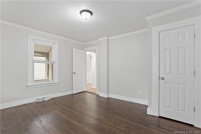 Building Photo - 393 Huntington St