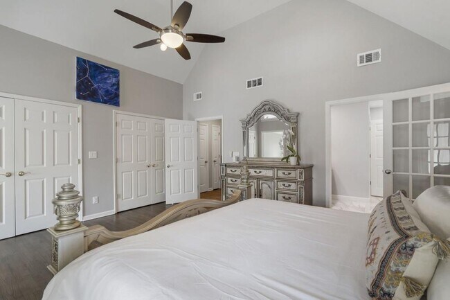 Building Photo - 97 Huntington Rd NE