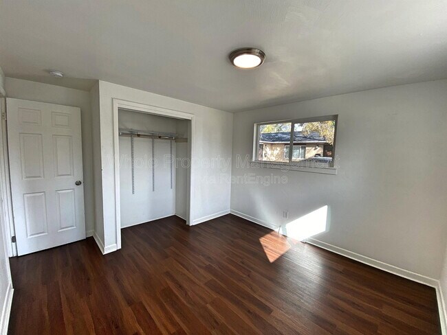 Building Photo - 2829 W Park Pl