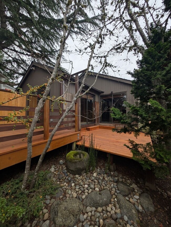 Building Photo - Rent Your Own Oasis! Available Now!