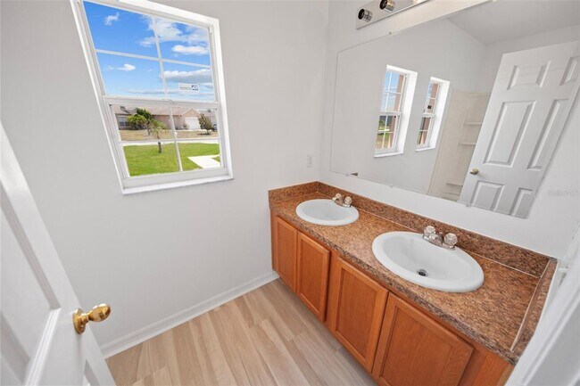 Building Photo - 959 Cumberland Dr